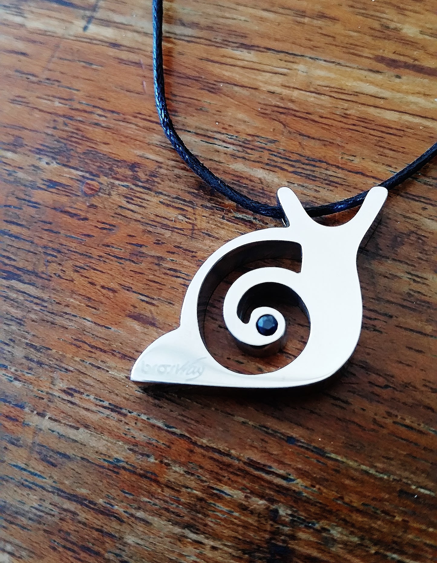 Snail Pendant | Sapphire