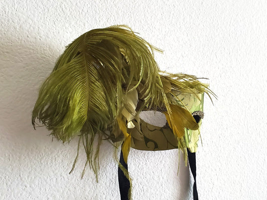 Columbina Piuma Oliva Mask