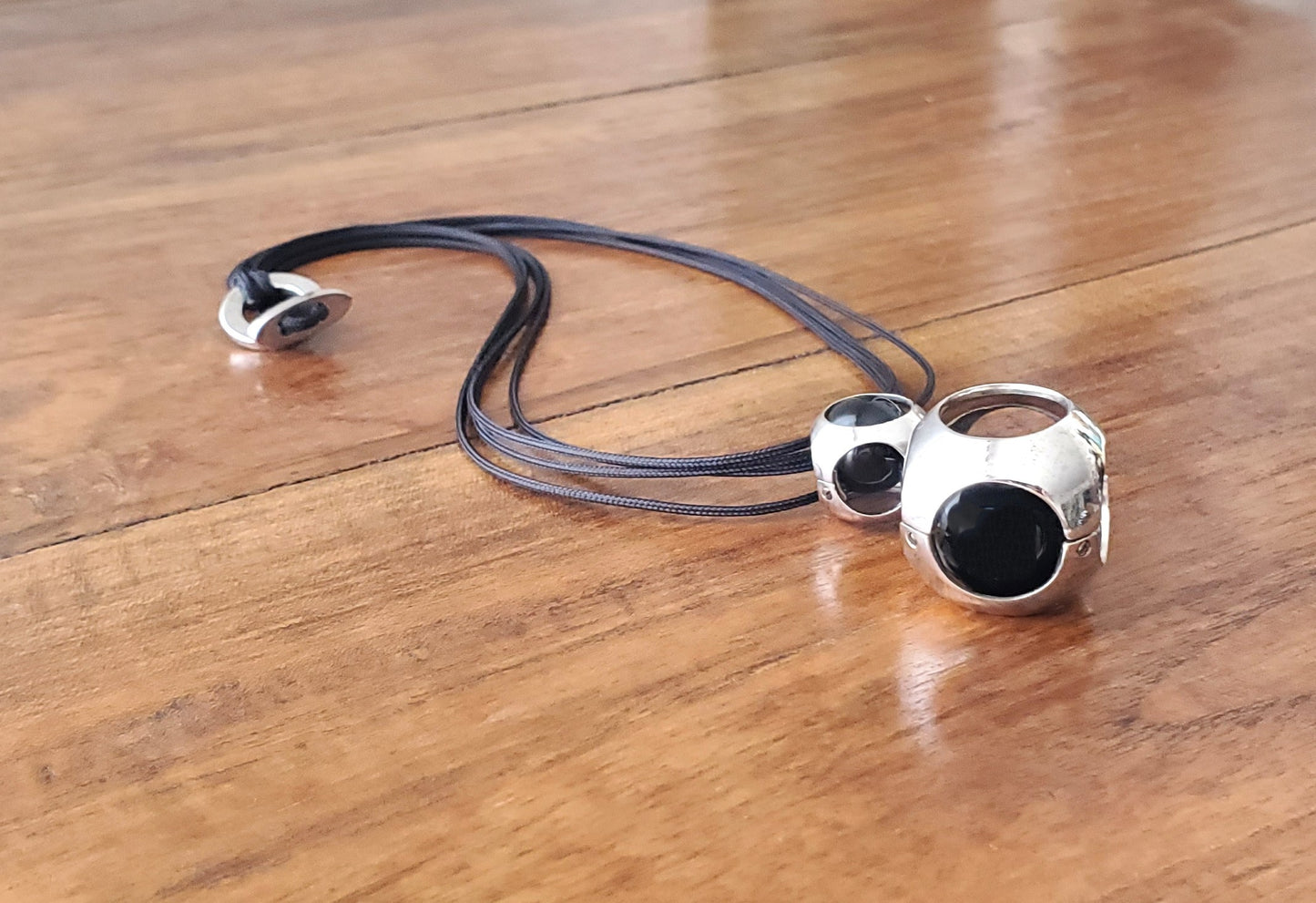 Globo Doppio Nero Pendant