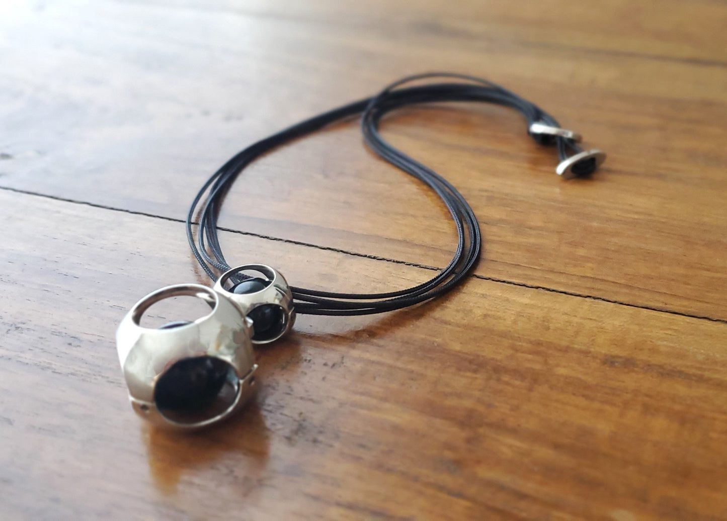 Globo Doppio Nero Pendant